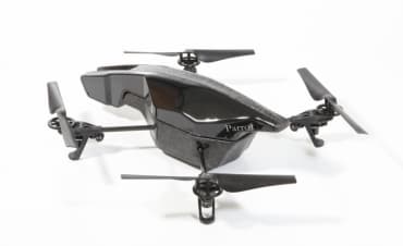 AR. Drone 2.0 Power Edition faz acrobacias e é ótimo para aprendizagem