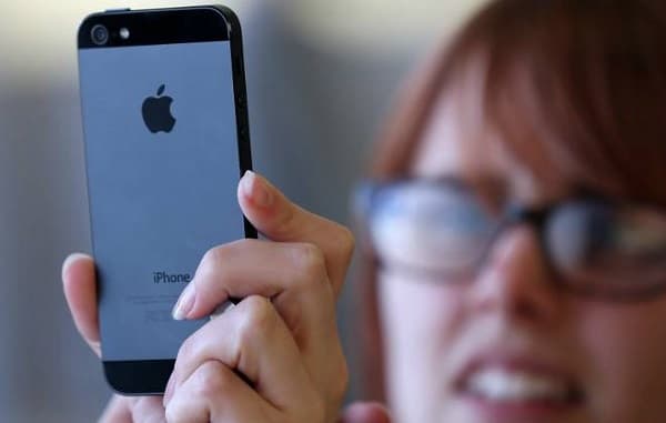 Apple bloqueia malware que infectou milhares de iPhones