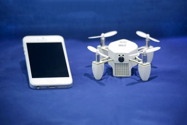 Drone que faz selfies e se conecta a celulares faz sucesso no Kickstarter