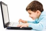 Pesquisa indica que maior uso da internet por jovens brasileiros é para contatar amigos e jogar