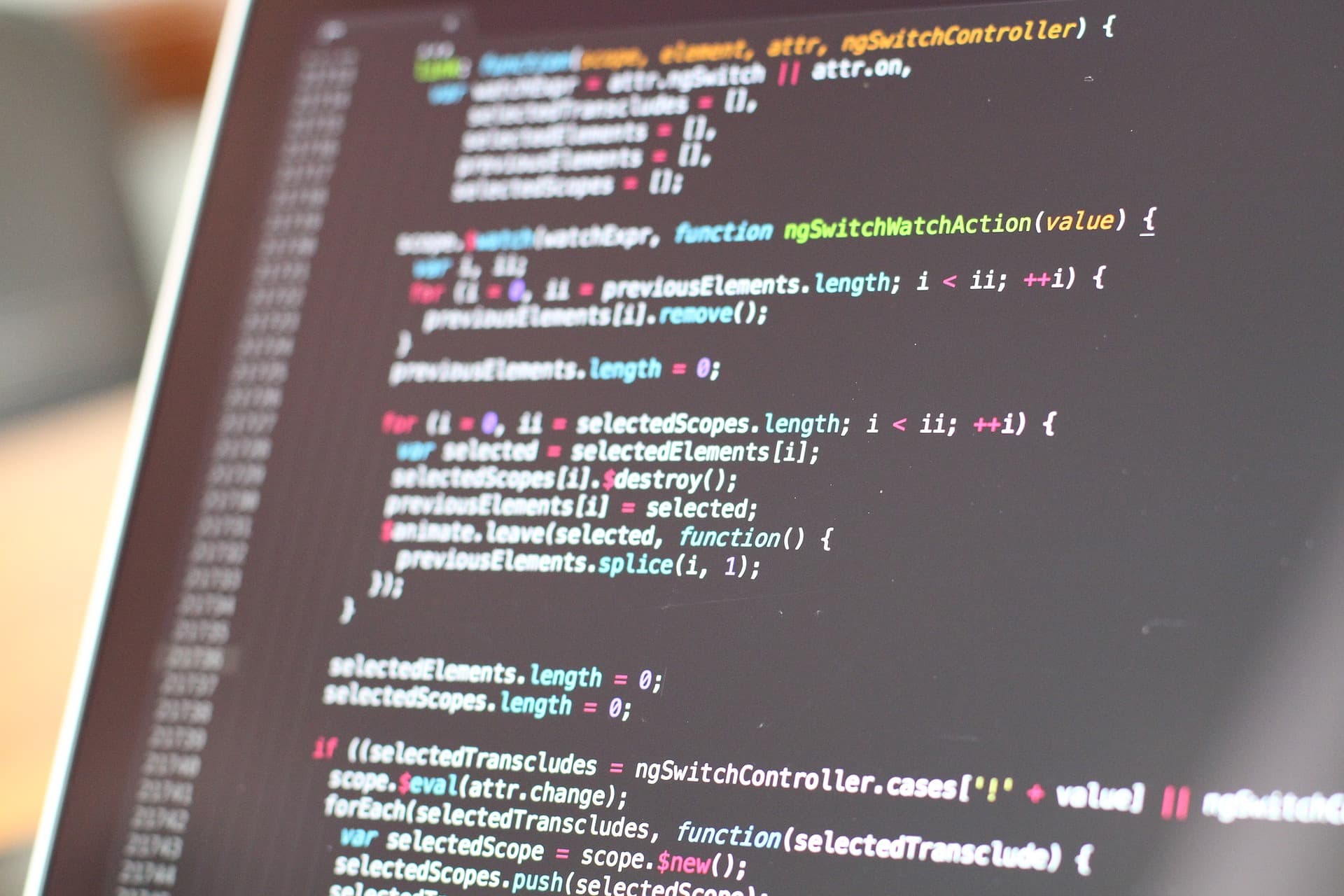 Alura oferece curso gratuito de programação para pessoas sem experiência e com conteúdo acessível