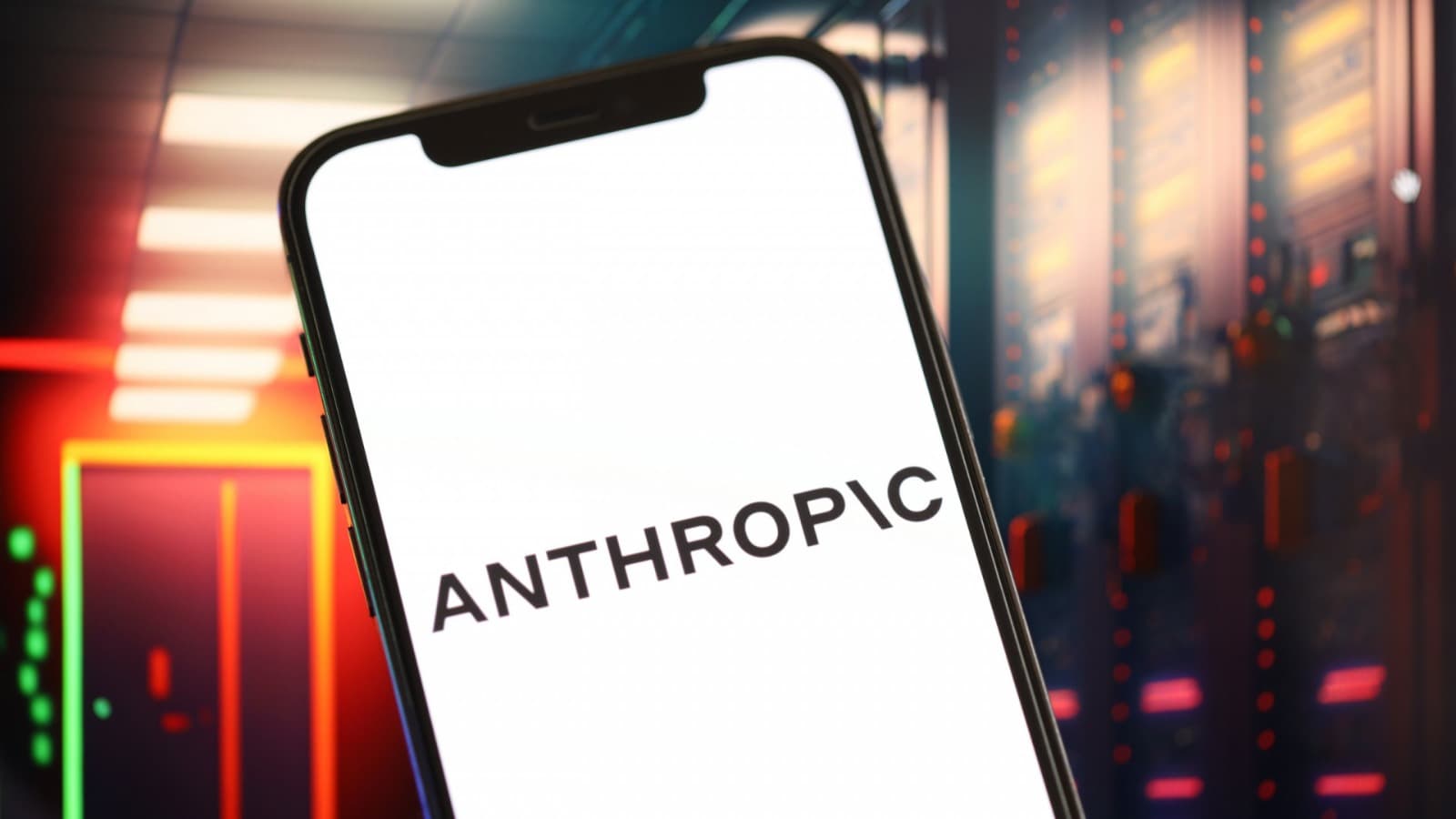 Hackers invadem Mythos da Anthropic: IA “perigosa para o público”
