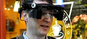 Óculos inteligentes ajudam pessoas com deficiência visual a enxergar melhor