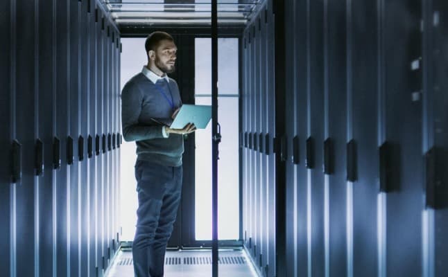 Schneider Electric anuncia nova linha de resfriadores sustentáveis para ‘data centers’