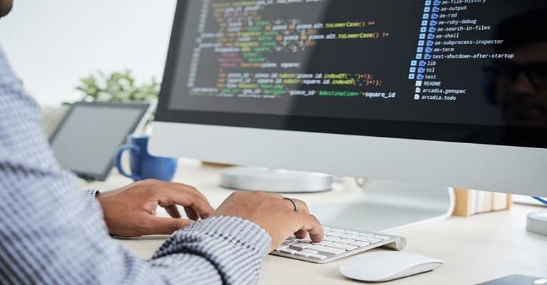 Codificar software é trabalho braçal