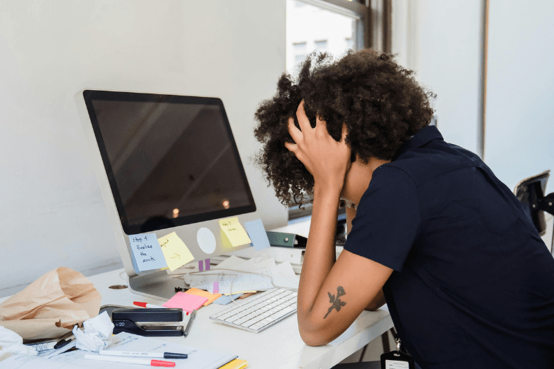 Índices de burnout no setor de TI chamam atenção para cuidados com a saúde mental