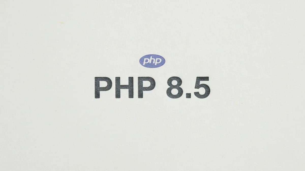 PHP 8.5 adiciona operador pipe nativo, mas array_map ainda exige ajuste manual